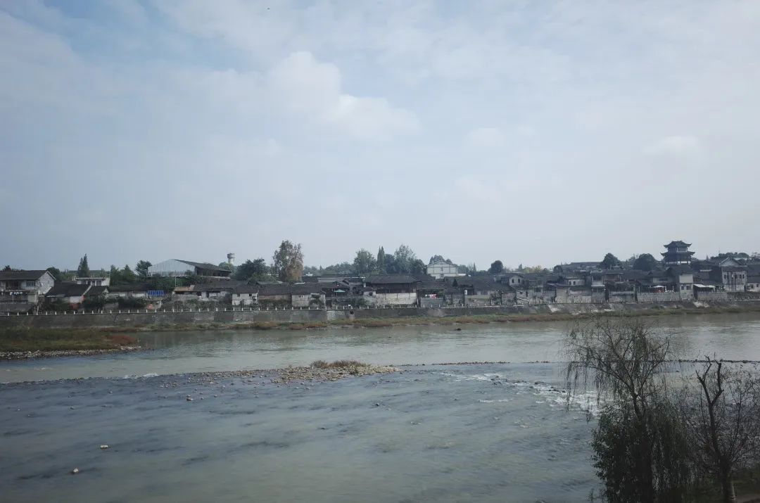 崇州最与世无争的小镇，只有这里才配得上——天府云端小城